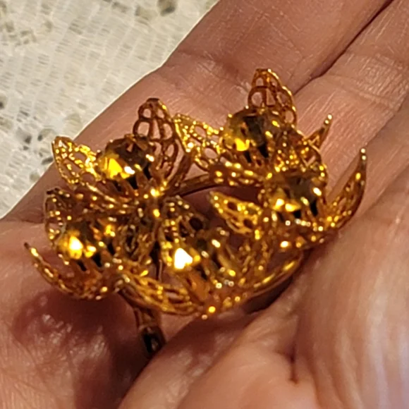 Vintage '50s-'60s Gold Plated Filigree Amber Rhinestone Brooch - Picture 8 of 9